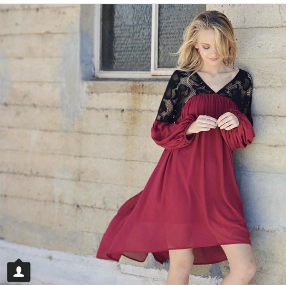 2tee Couture sz L DRESS. Burgundy